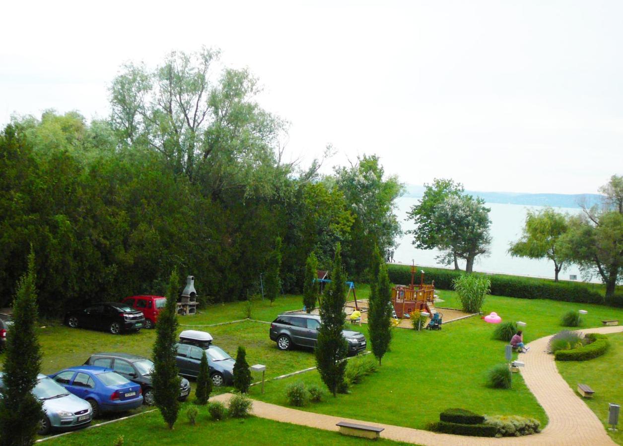 Vizparti Sas Apartman Siófok Buitenkant foto