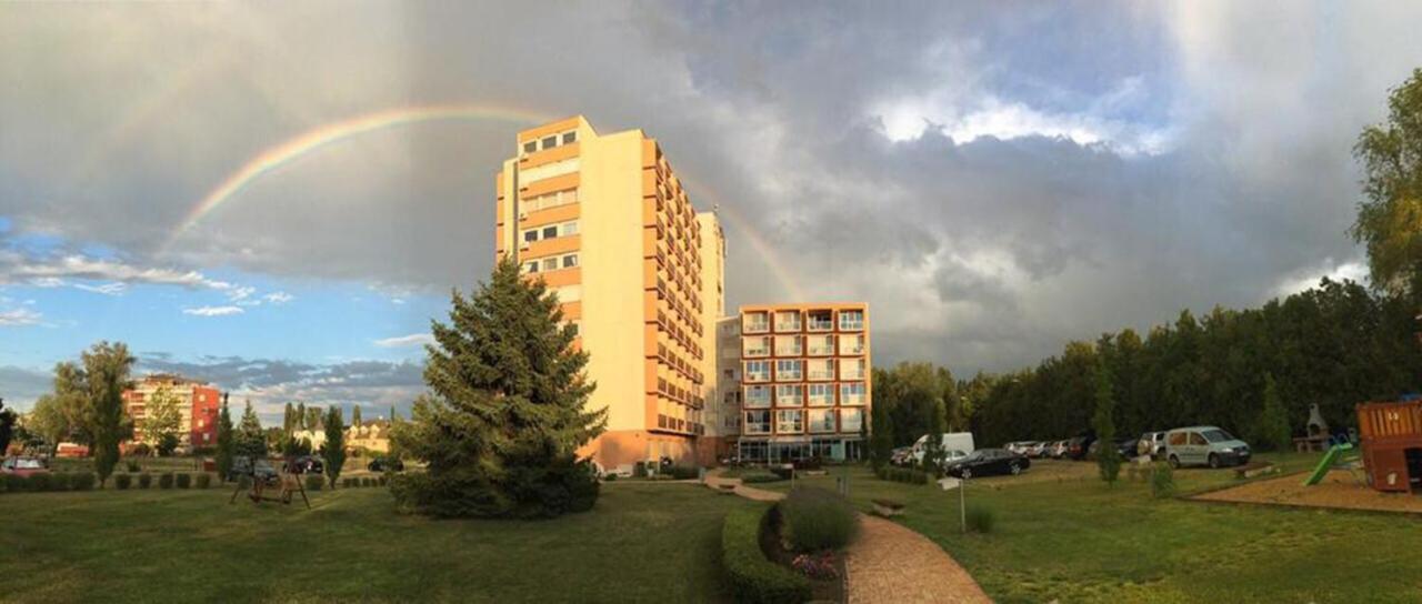 Vizparti Sas Apartman Siófok Buitenkant foto